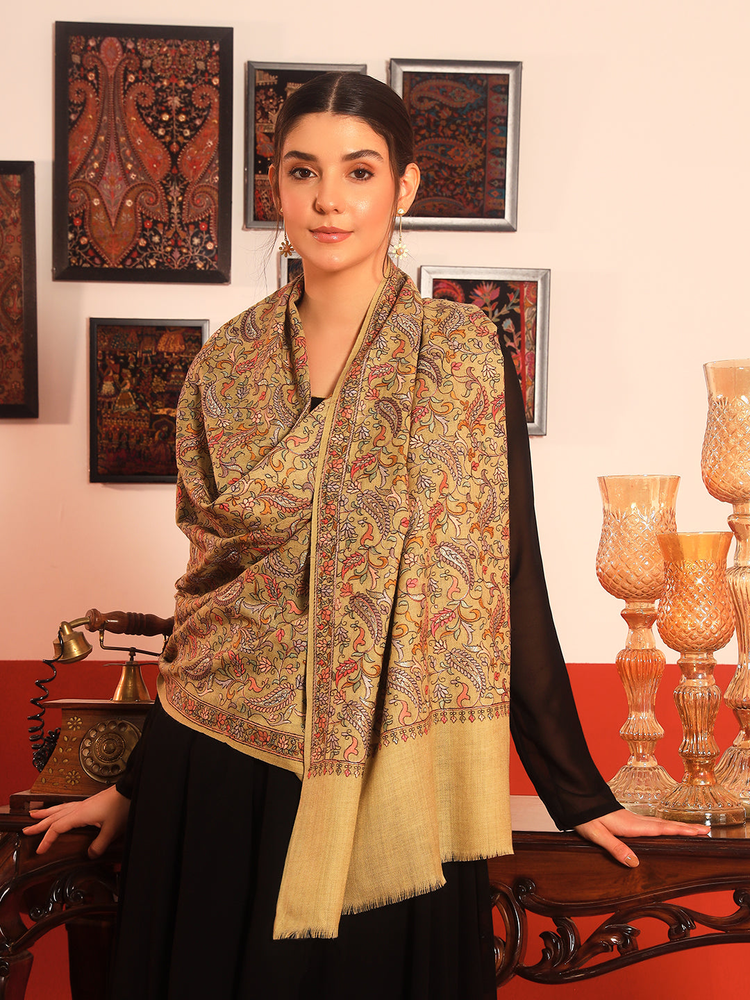 Pashmoda Womenƒ??s 100% Pure Wool Sozni Hand Embroidered Stole (Size: 71x203 cm)