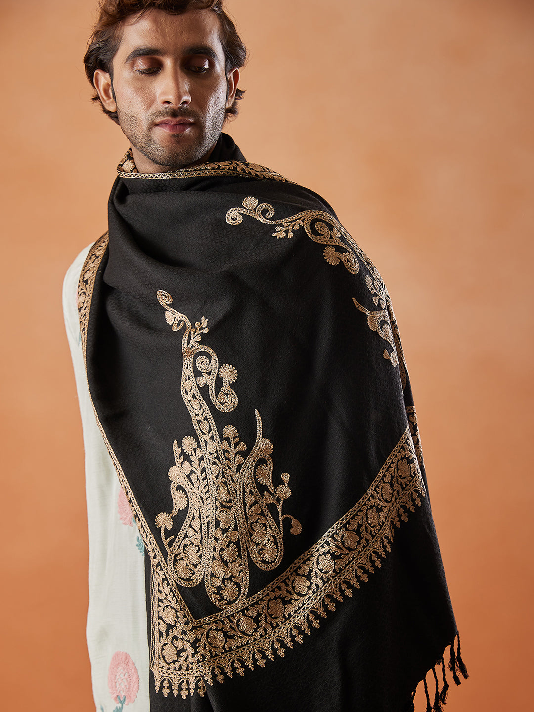 Menƒ??s Nargis Aari Embroidered Stole (Size: 71x203 Cm)