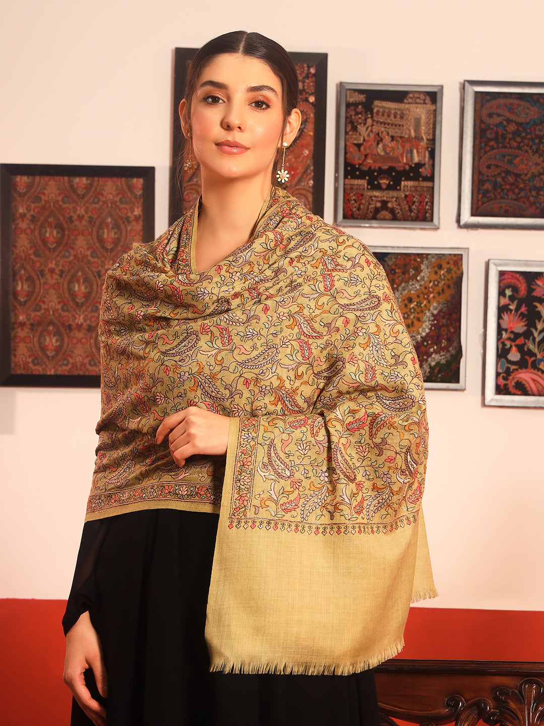 Pashmoda Womenƒ??s 100% Pure Wool Sozni Hand Embroidered Stole (Size: 71x203 cm)