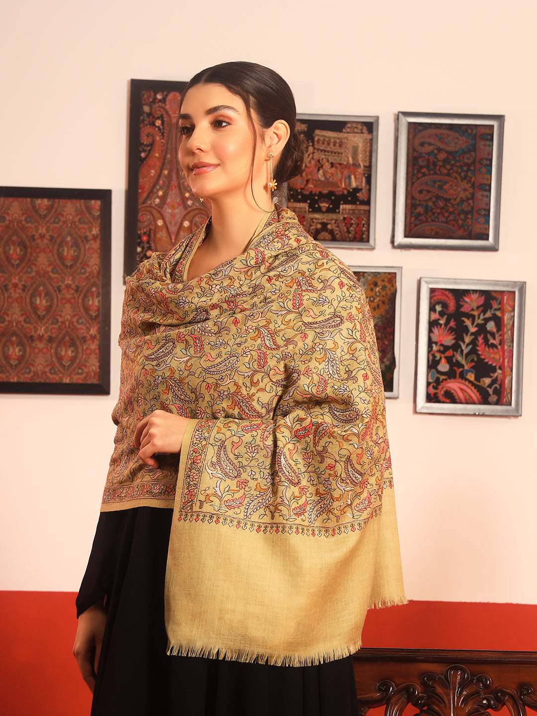 Pashmoda Womenƒ??s 100% Pure Wool Sozni Hand Embroidered Stole (Size: 71x203 cm)