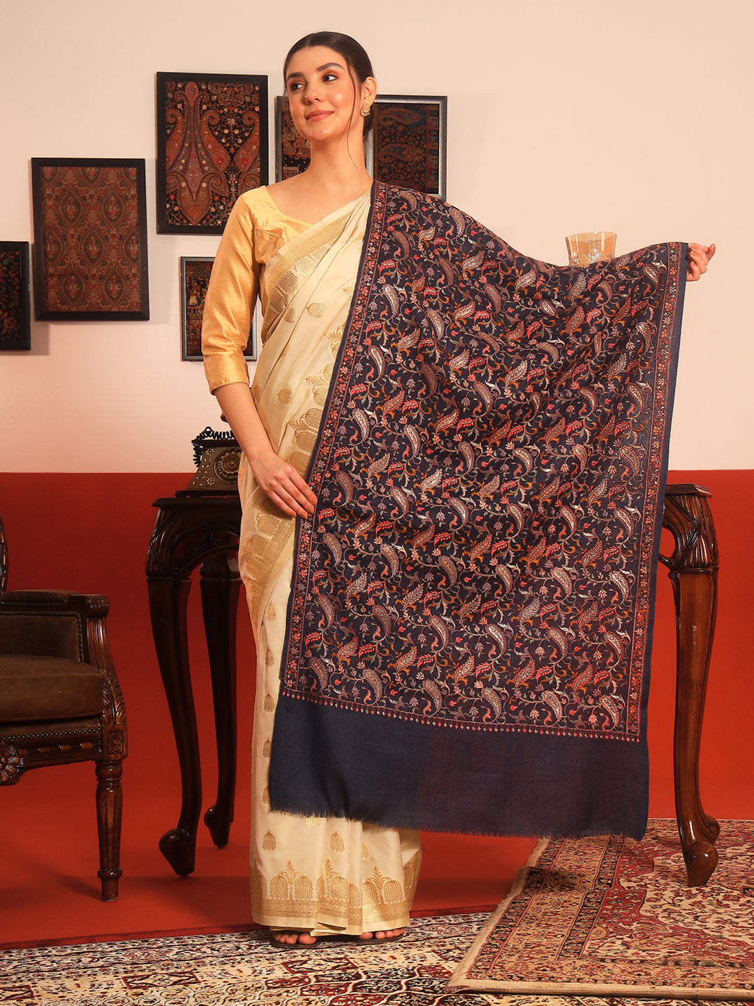Pashmoda Womenƒ??s 100% Pure Wool Sozni Hand Embroidered Stole (Size: 71x203 cm)