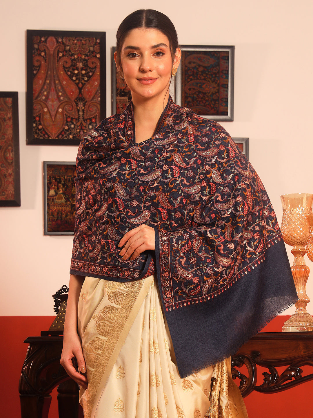 Pashmoda Womenƒ??s 100% Pure Wool Sozni Hand Embroidered Stole (Size: 71x203 cm)