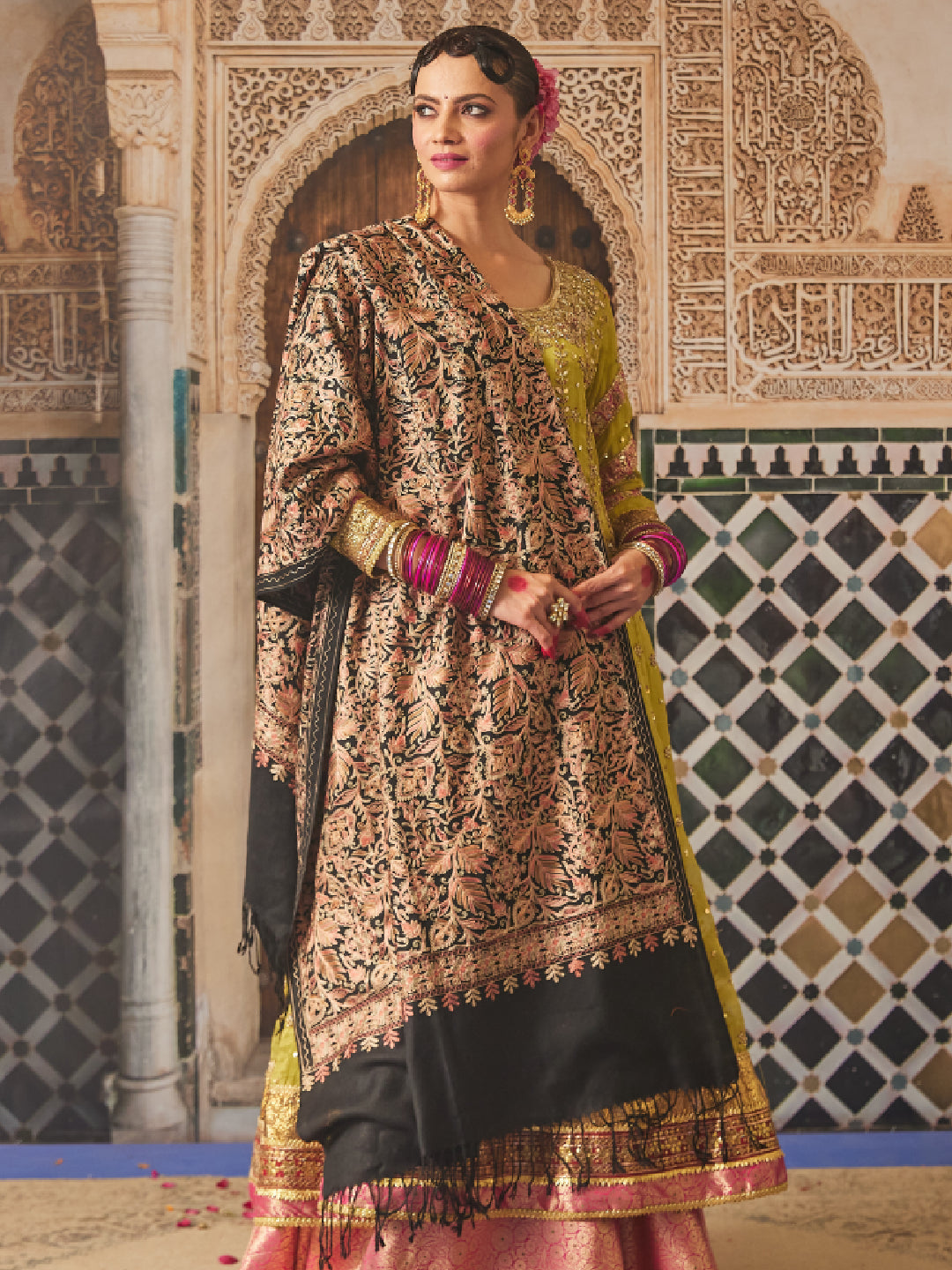 Gift Box of Aangan Wool Blend Nalki Embroidered Stole (Size: 71x203 CM)