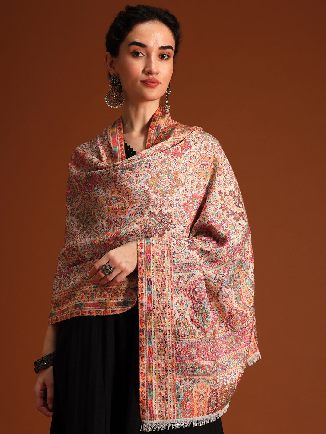 Women Shahkaar Gulistan kaani stole