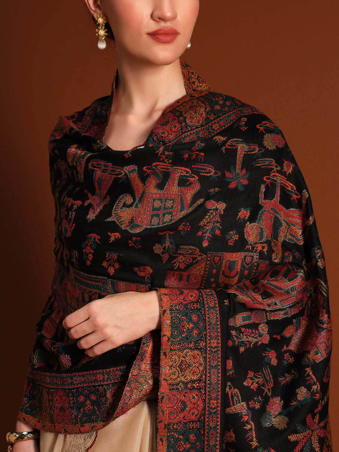 Women Caravan kaani stole Stole