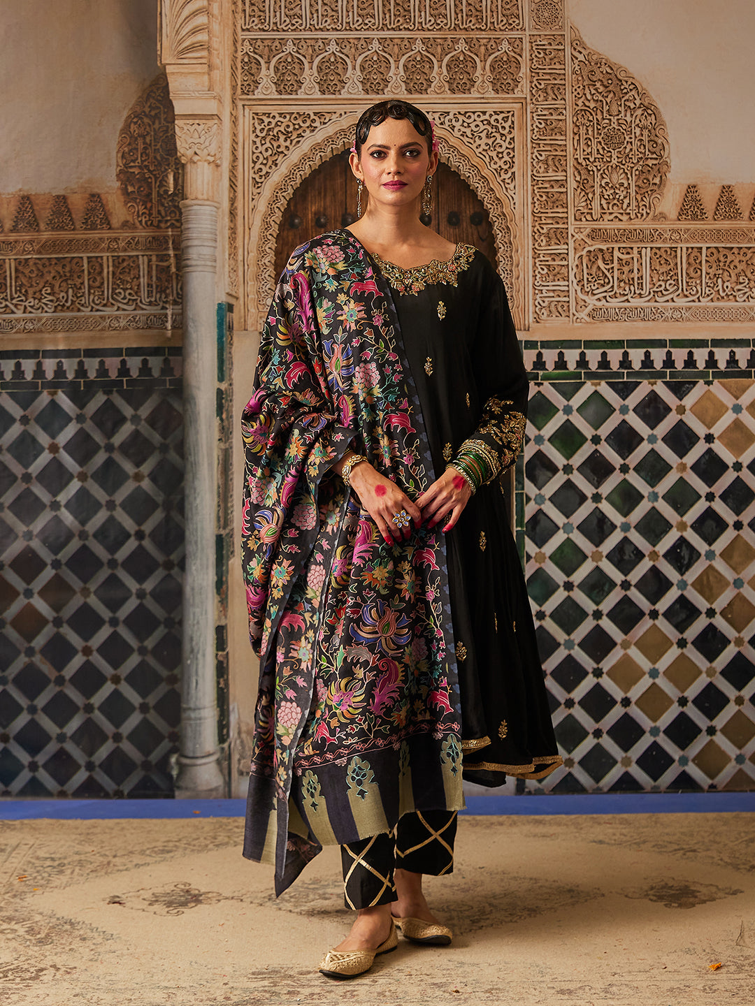 Gift Box of Shaheen Fabric Kalamkari Embroidered Shawl (Size: 101x203 CM)