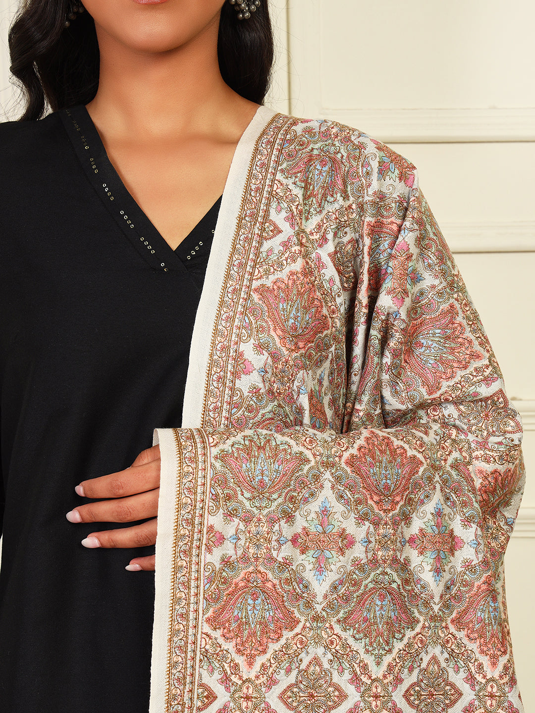 Pashmoda Womenƒ??s Zaira 100% Fine Wool Sozni Hand Embroidered Shawl (Size: 101x203 Cm)