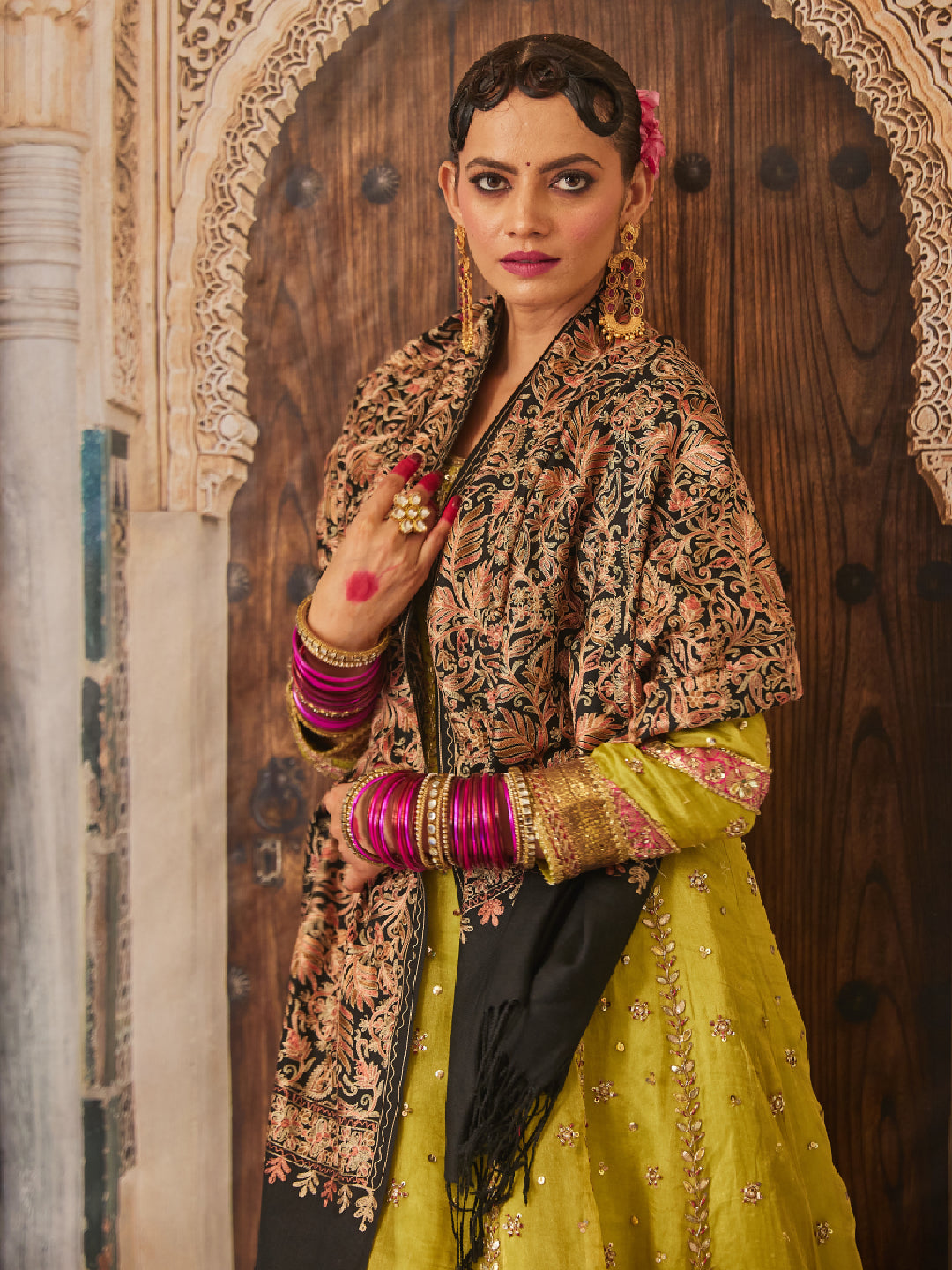Gift Box of Aangan Wool Blend Nalki Embroidered Stole (Size: 71x203 CM)